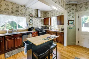 2-acre Property: Victorian Home in Brownville! - Innenbereich