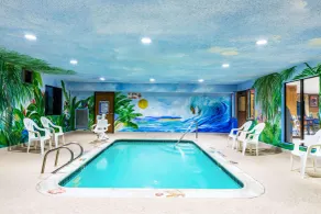 Super 8 by Wyndham League City Kemah Area - Piscine
