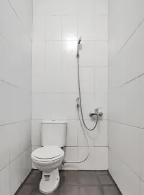 Hotel O Kenari House Syariah - Badezimmer