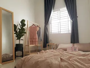 Adora Central Park hostel with rooftop and floating market tour - Room