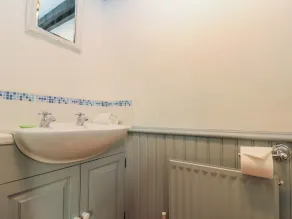 Weber-Häuschen, STOKESLEY - Badezimmer