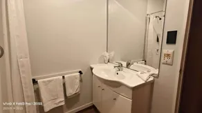 Chanel Court Motel - Baño