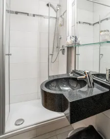 Hotel Spitzberg Garni - Bathroom