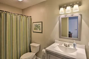 Relaxing Harbor Island Condo: Walk to the Beach! - Interiør