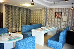 Goyal Hotelirs - Hotel Tara Palace near Tajmahal east gate, Agra - Restaurant