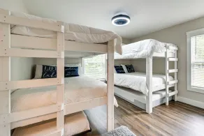 Luxe Kentucky Cabin Rental ~ 36 Mi to Mammoth Cave - Interior