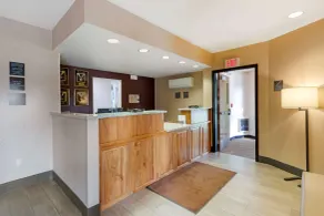 Comfort Inn & Suites Market - Airport - Hall