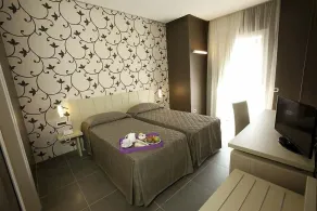 Sunrise Hotel - Room