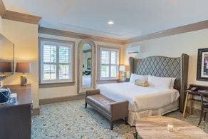 Andrew Pinckney Inn - Room