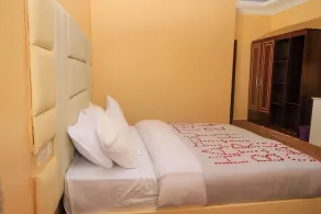 Olempiaus Gardens Hotel - Zimmer