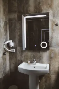 Airport Garden Hotel - Bathroom