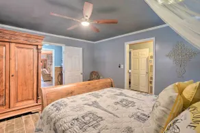 Charming Escape w/ Fire Pit in Summerville! - Rum