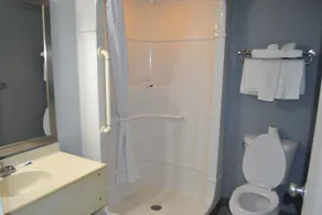 Noble Suites Jacksonville - Bathroom