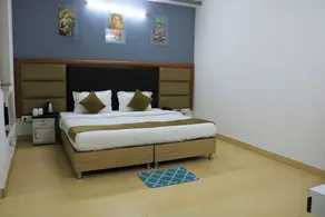 Vinayak Stay Sector 43 - Room
