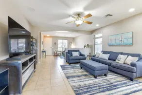 Group Getaway w/ Pool & Patio in San Tan Valley! - Interiör
