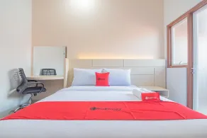 RedDoorz Plus near Taman Budaya Samarinda - Room
