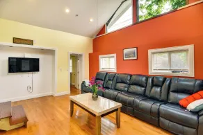 Massachusetts Vacation Rental: 5 Mi to Fall River - Interior
