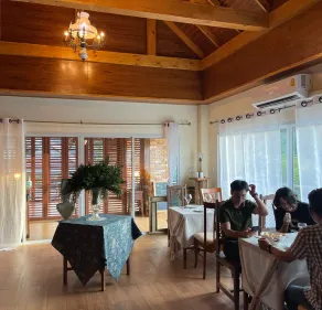 VANA Homestay - Restaurante