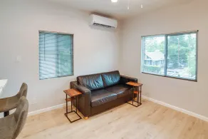Pet-Friendly Riverside Vacation Rental w/ Patio! - Innvendig