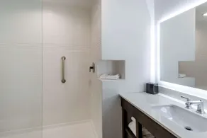 Comfort Inn & Suites Olive Branch Old Towne - Salle de bain