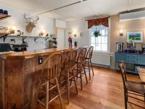 Chipman Inn - Bar (on property)