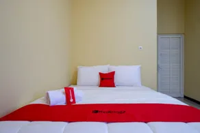 RedDoorz Syariah near Alun Alun Pati - Chambre