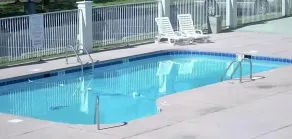Super 7 Inn Tupelo - Piscine