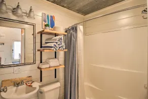 Pet-Friendly Studio w/ Loft & Mountain Views! - Innvendig