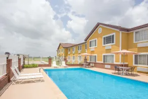 Days Inn by Wyndham Lake Village - Piscine
