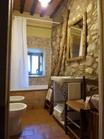 Domus Etrusca - Bathroom
