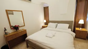 St. George’s Cathedral Pilgrim Guesthouse – Jerusalem - Chambre