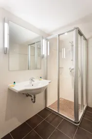 Best Western Hotel Augusta - Bathroom