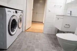 Luxury Business Studio Apartment Street View - Bathroom