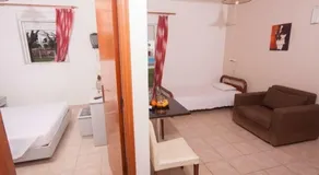 Marika's Aparts & Studios - Habitación