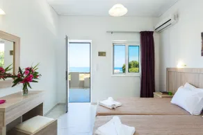 Yiannis Apartments - Room