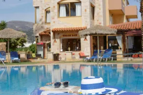 Danelis Studios & Apartments - Piscina