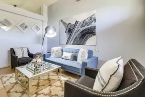 Spacious Family Home w/ Yard Near Arizona Mills! - Interiör