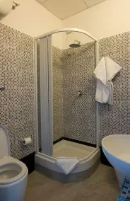 MF Hotel - Bathroom