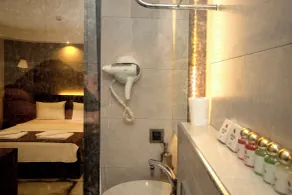 Anar Hotel - Quarto