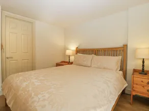 White Haywood Barn - Zimmer