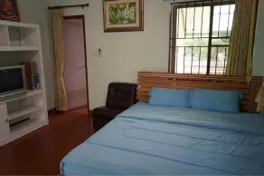 Three moon - Room