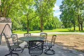 Walk to Winery! Home w/ Patio & Yard in Holt - Innvendig