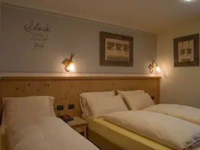 Hotel Amerikan - Habitación