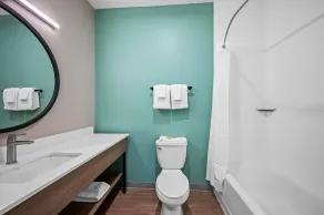 ECHO Suites Extended Stay By Wyndham Naples - Badeværelse
