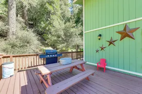Remodeled Crestline Retreat: Walk to Lake Gregory! - Innvendig