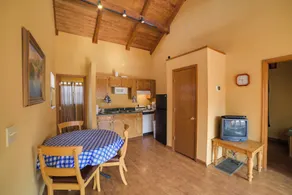 Peaceful Reliance Cabin w/ Deck on Hiwassee River! - Innenbereich