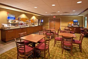 Holiday Inn Express Hocking Hills-Logan by IHG - Restaurant