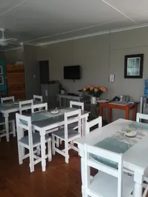 The Birdhouse Bed & Breakfast #NO Loadshedding #Solar Energy - Restaurante