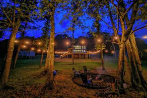 River-view Home w/ Fire Pit & Grill! - Interiör