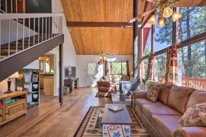 3 Mi to Downtown: Cabin w/ Gas Grill in Prescott - Innenbereich
